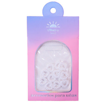 Decoración de uñas 3D Corazones blancos