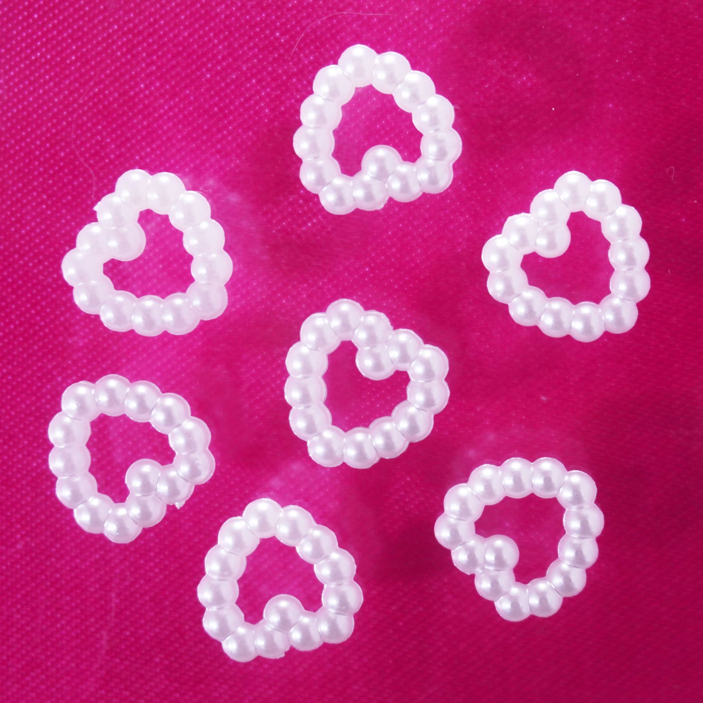 Decoración de uñas 3D Corazones blancos